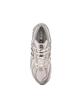 Zapatilla New Balance M1906RI Blanca/Plata Mujer