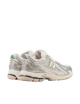 Zapatilla New Balance M1906REE Beige/Plata Unisex